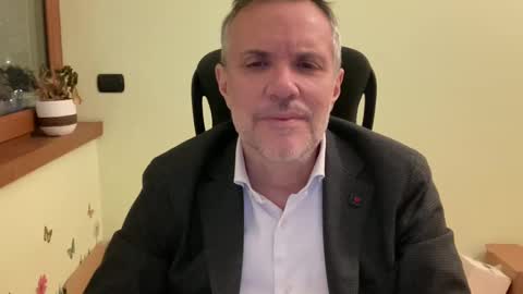 Snapshot of niceshy_71 chatting on 12-18-24, 06:25 Andrew online show from 12-18-24, 06:25