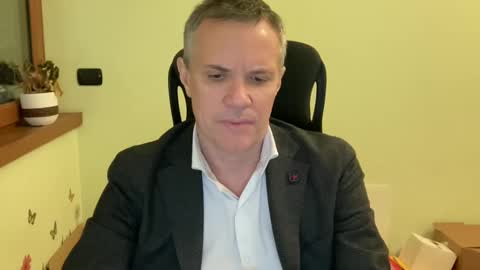 Snapshot of niceshy_71 chatting on 12-20-24, 01:03 Andrew online show from 12-20-24, 01:03