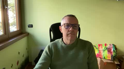 Snapshot of niceshy_71 chatting on 12-02-25, 10:31 Andrew online show from 12-02-25, 10:31