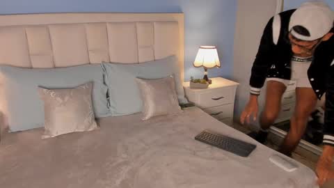 Snapshot of nick_collins20 chatting on 09-17-25, 04:47 Nick online show from 09-17-25, 04:47