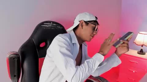 Snapshot of nick_collins20 chatting on 09-23-25, 08:01 Nick online show from 09-23-25, 08:01