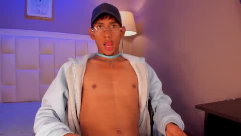 Snapshot of nick_collins20 chatting on 06-17-26, 05:43 Nick online show from 06-17-26, 05:43