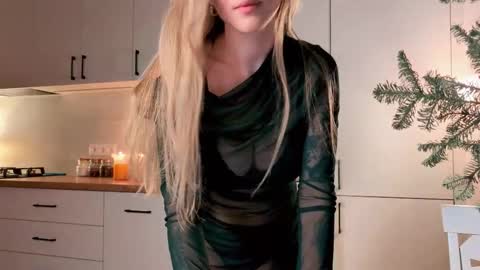 Snapshot of nickacherie chatting on 01-10-26, 04:09 Nicka Cherie online show from 01-10-26, 04:09