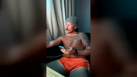 Snapshot of nickandmeg chatting on 04-26-26, 05:16 Cakedcouple OF - Yourtattedcutie qurlynfit online show from 04-26-26, 05:16