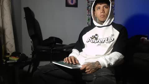 Snapshot of nickhot0609 chatting on 01-21-25, 01:08 Nickhot0609 online show from 01-21-25, 01:08