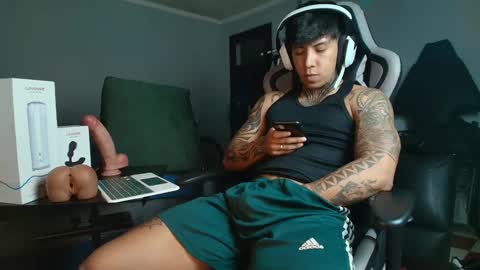 Snapshot of nickhot0609 chatting on 09-19-25, 01:51 Nickhot0609 online show from 09-19-25, 01:51