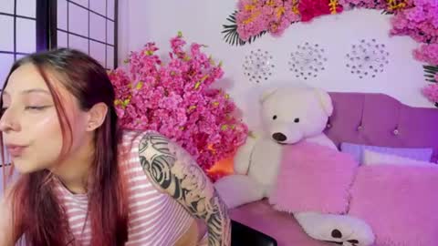 Snapshot of nickie_reed_ chatting on 06-13-26, 09:46 nickie_reed_ online show from 06-13-26, 09:46