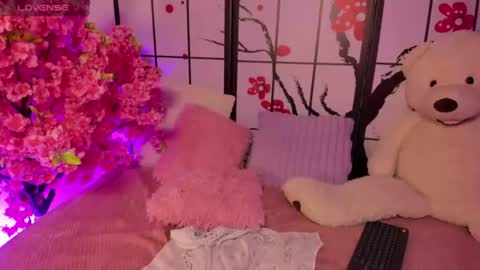 Snapshot of nickie_reed_ chatting on 07-06-26, 10:23 nickie_reed_ online show from 07-06-26, 10:23