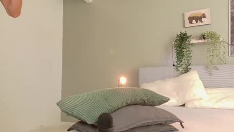 NICKI FOX  online show from 10-06-25, 07:33