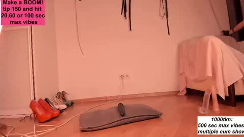 Snapshot of nickiii666 chatting on 09-21-25, 11:12 Karolina online show from 09-21-25, 11:12