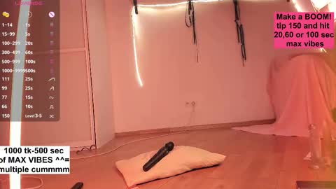 Snapshot of nickiii666 chatting on 11-18-25, 09:03 Karolina online show from 11-18-25, 09:03