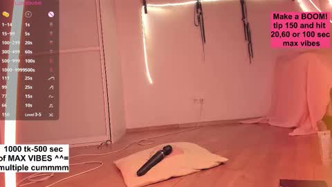 Snapshot of nickiii666 chatting on 11-28-25, 09:45 Karolina online show from 11-28-25, 09:45