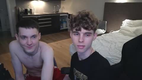 Nicki  Danny online show from 09-28-25, 05:18