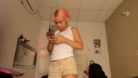 Snapshot of nicky_teem chatting on 01-16-26, 07:23 nicky_teem online show from 01-16-26, 07:23