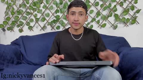 nicky online show from 01-25-25, 07:18