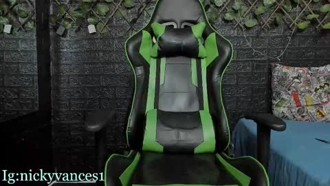 nicky online show from 10-23-25, 07:12