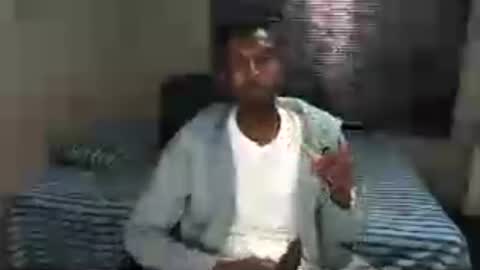Snapshot of nickyle63 chatting on 07-29-26, 06:28 james online show from 07-29-26, 06:28