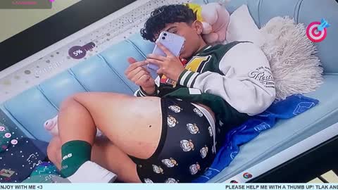 Snapshot of nico_cruz chatting on 02-18-25, 08:05 nico online show from 02-18-25, 08:05