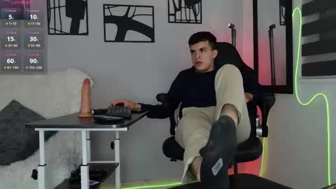 Snapshot of nico_pelusa chatting on 02-18-26, 10:06 Nico online show from 02-18-26, 10:06