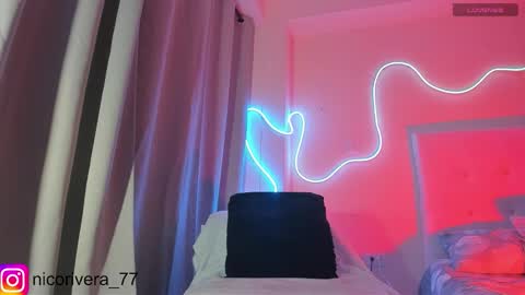 Nicolas online show from 12-17-25, 03:45