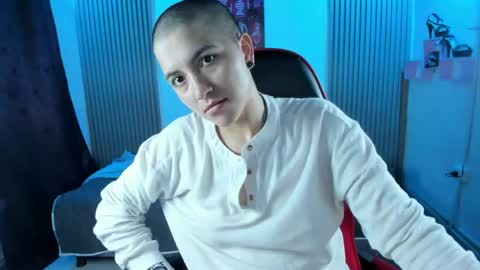 Snapshot of nicocoox chatting on 05-19-26, 02:18 NICO online show from 05-19-26, 02:18
