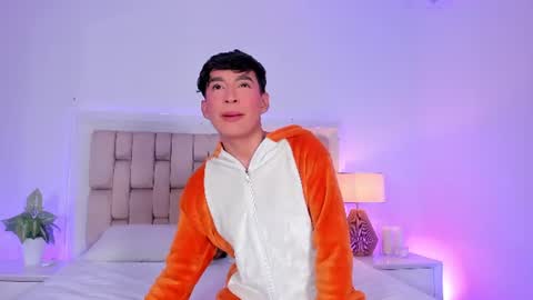 NICOLAS online show from 06-26-26, 06:56