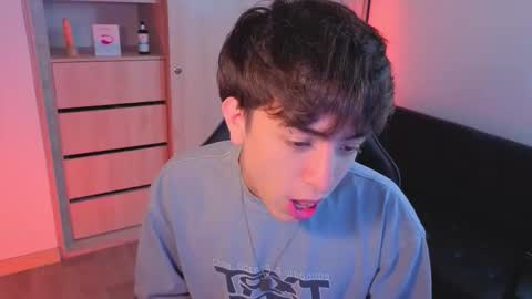 Nicolas online show from 10-18-25, 08:09