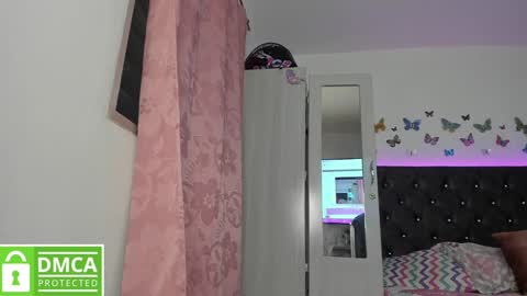 Snapshot of nicol3_0 chatting on 01-22-25, 04:23 Nicole online show from 01-22-25, 04:23