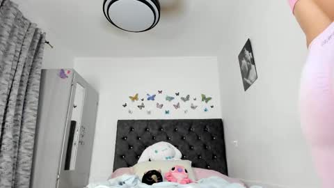 Snapshot of nicol3_0 chatting on 11-29-25, 04:59 Nicole online show from 11-29-25, 04:59