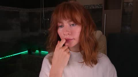 Nicol Moonn online show from 11-17-25, 06:41