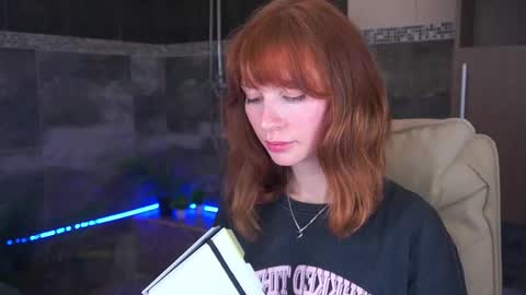 Nicol Moonn online show from 11-22-25, 07:07