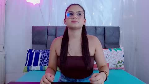 Snapshot of nicol_sweet0 chatting on 09-29-25, 07:30 nicol online show from 09-29-25, 07:30