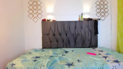 Nicol online show from 02-22-25, 05:12