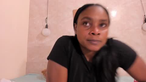 Nicol Villa online show from 01-25-25, 12:05