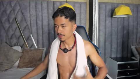 Snapshot of nicolaikarav chatting on 12-03-25, 12:25 Nicolai online show from 12-03-25, 12:25