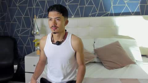 Snapshot of nicolaikarav chatting on 12-05-25, 12:03 Nicolai online show from 12-05-25, 12:03