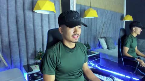 Snapshot of nicolaikarav chatting on 12-14-25, 12:43 Nicolai online show from 12-14-25, 12:43