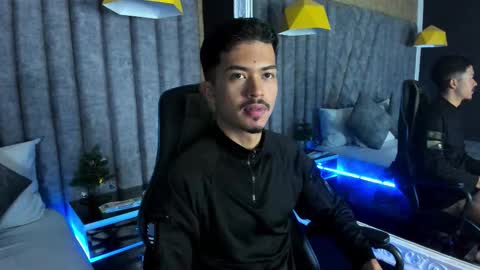 Snapshot of nicolaikarav chatting on 12-21-25, 12:01 Nicolai online show from 12-21-25, 12:01