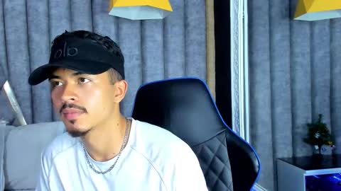 Snapshot of nicolaikarav chatting on 01-06-26, 07:06 Nicolai online show from 01-06-26, 07:06