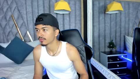 Snapshot of nicolaikarav chatting on 01-07-26, 02:41 Nicolai online show from 01-07-26, 02:41