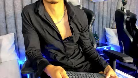 Snapshot of nicolaikarav chatting on 01-09-26, 12:19 Nicolai online show from 01-09-26, 12:19