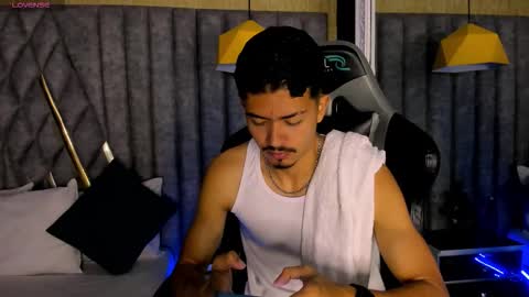 Snapshot of nicolaikarav chatting on 01-10-26, 12:07 Nicolai online show from 01-10-26, 12:07