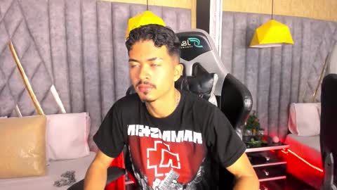 Snapshot of nicolaikarav chatting on 01-12-26, 06:57 Nicolai online show from 01-12-26, 06:57