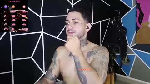 nicolas online show from 10-23-25, 04:01