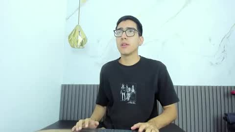 nicolasfine online show from 01-12-26, 11:37