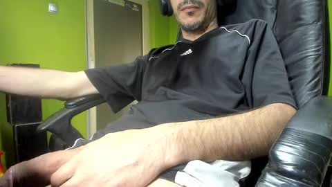 L. Nicolas online show from 04-11-26, 05:12