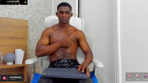 Snapshot of nicolaskan chatting on 12-07-24, 04:58 Nicolas online show from 12-07-24, 04:58