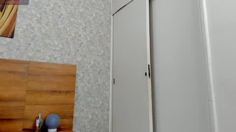 Snapshot of nicolaskan chatting on 12-17-24, 04:21 Nicolas online show from 12-17-24, 04:21