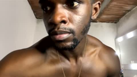 Snapshot of nicolaskan chatting on 11-27-25, 02:41 Nicolas online show from 11-27-25, 02:41