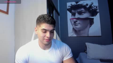 Snapshot of nicolasmuscle chatting on 07-05-26, 04:58 Andres online show from 07-05-26, 04:58